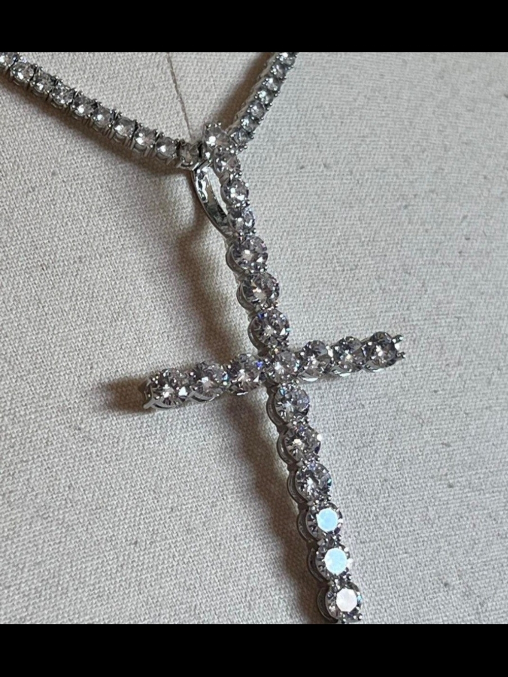Cross Chain - Picture 2 of 9